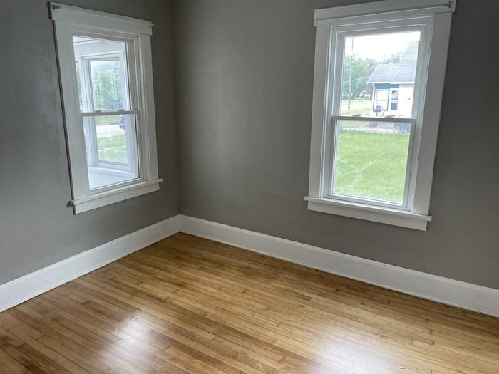 618 Grand Ave - Photo 3 of 7