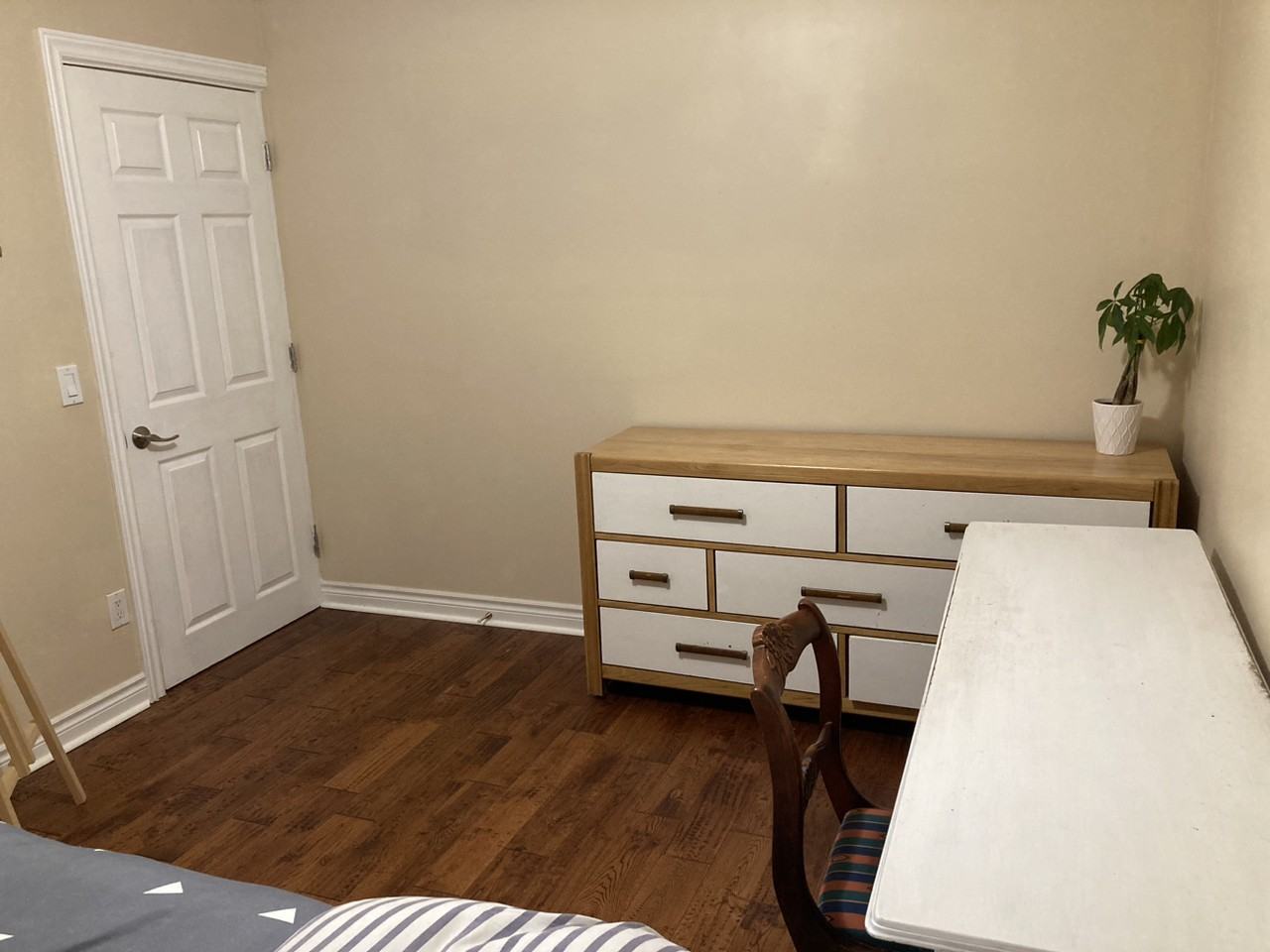 53 Barrhead Cres - Photo 3 of 9