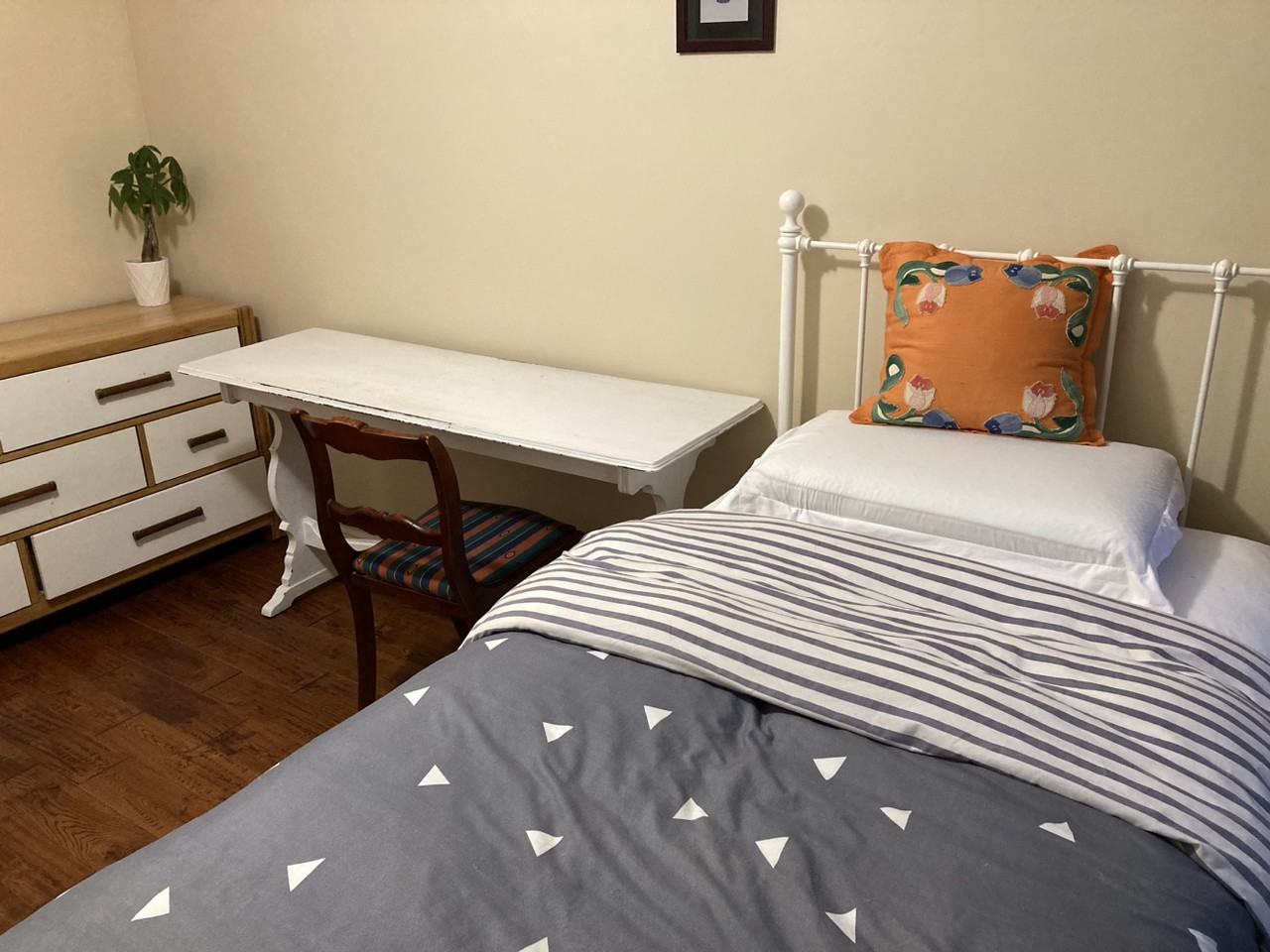 53 Barrhead Cres - Photo 2 of 9