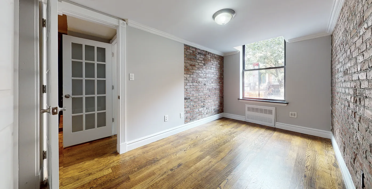 238 E 14th St #1B - Photo 4 of 11