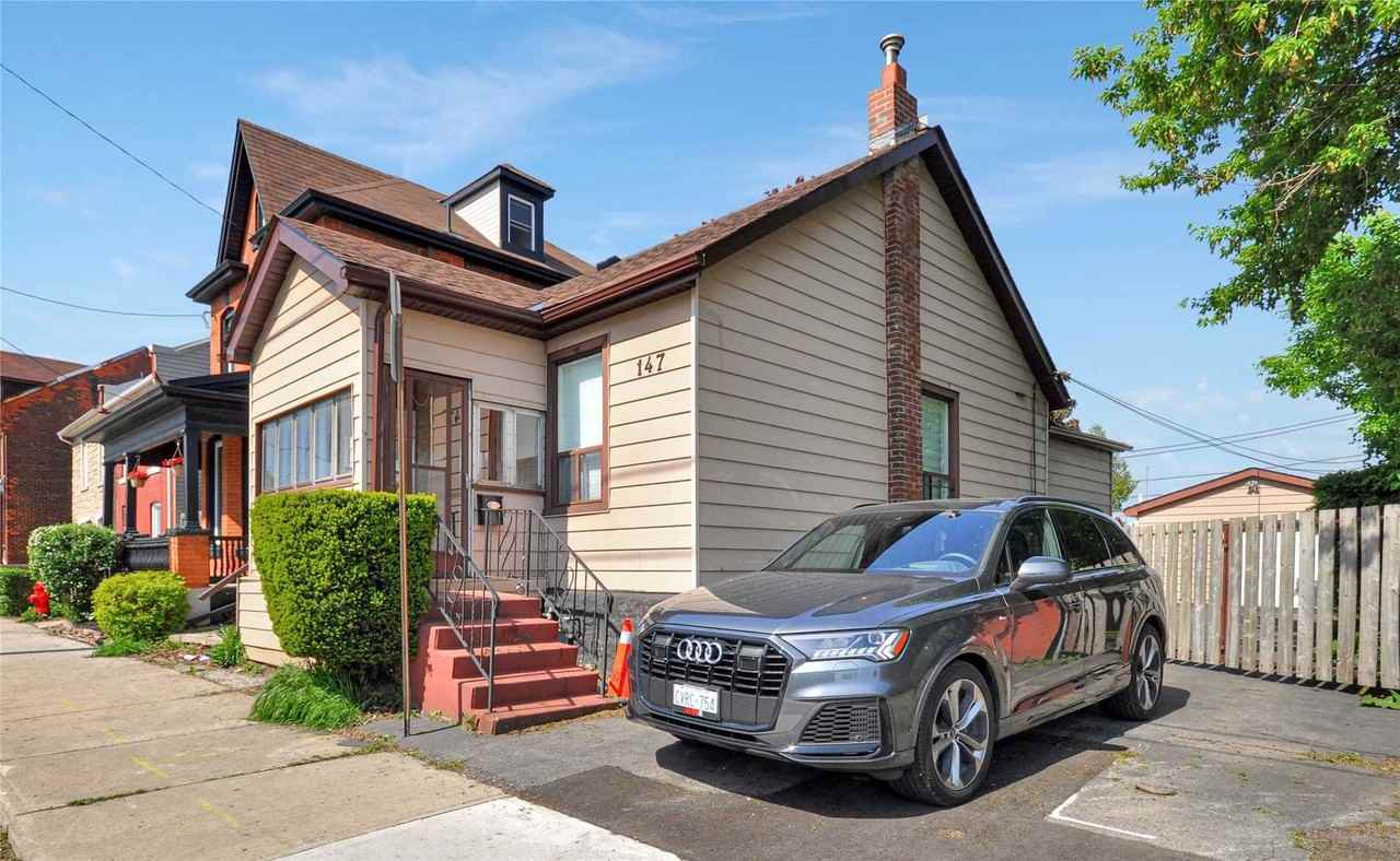 147 Victoria Avenue North