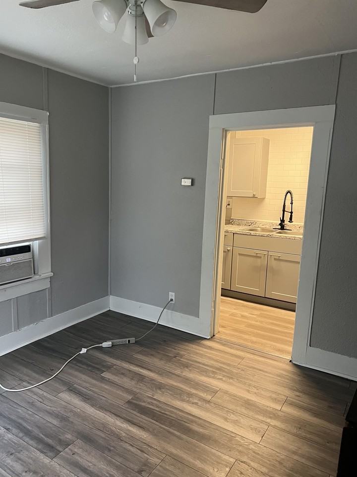 4207 1/2 N Beaver Ave #B - Photo 2 of 15