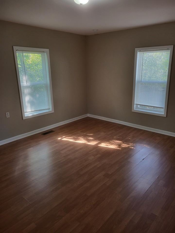 125 East Locust Street #1 - Photo 3 of 6