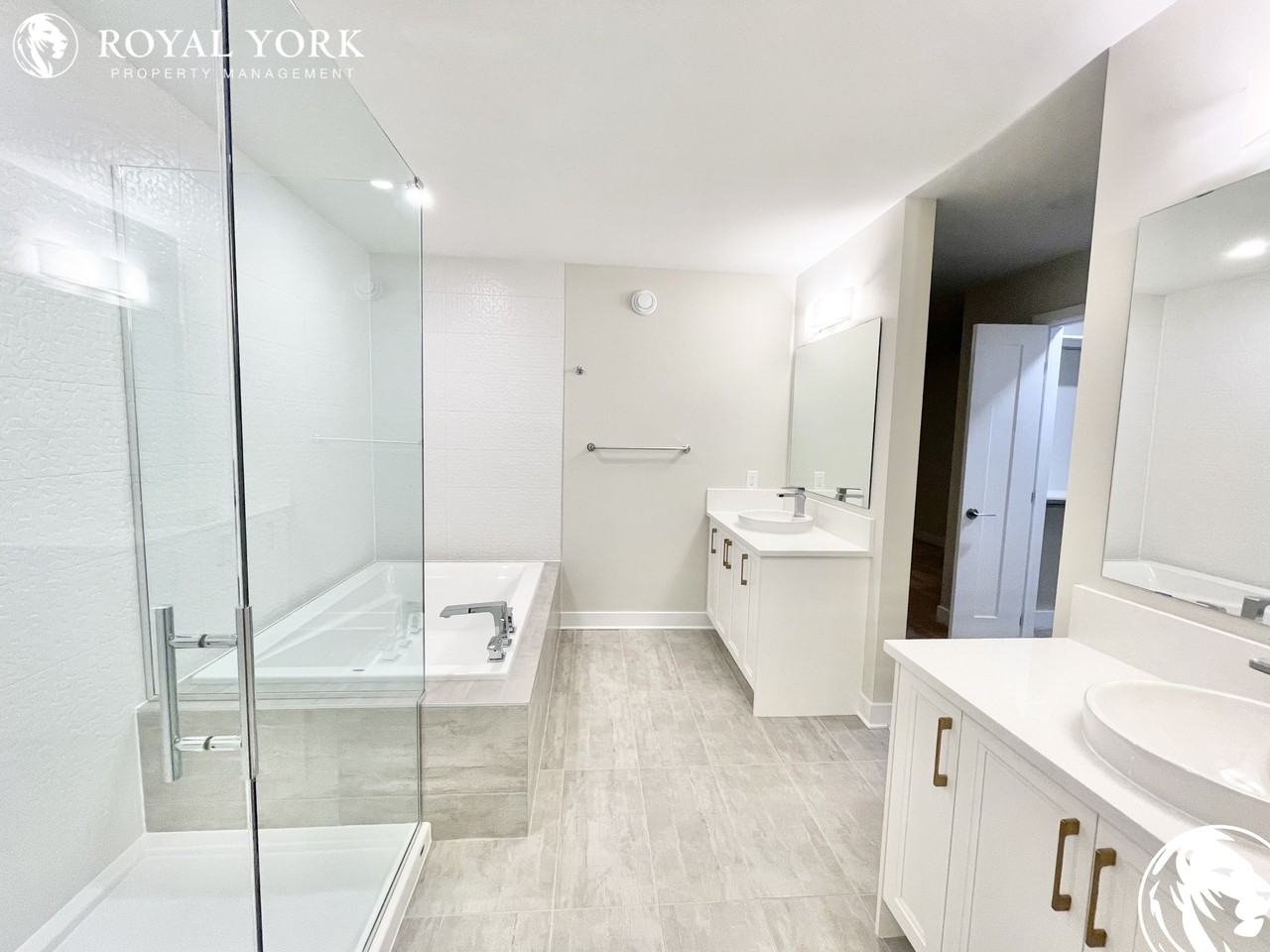 827 Solarium Ave - Photo 2 of 41