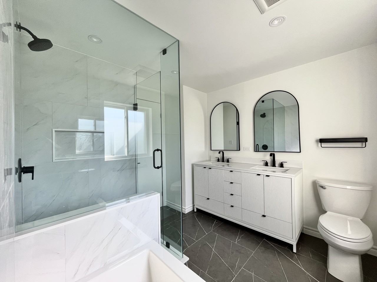 412 Exmoor Street - Photo 2 of 17