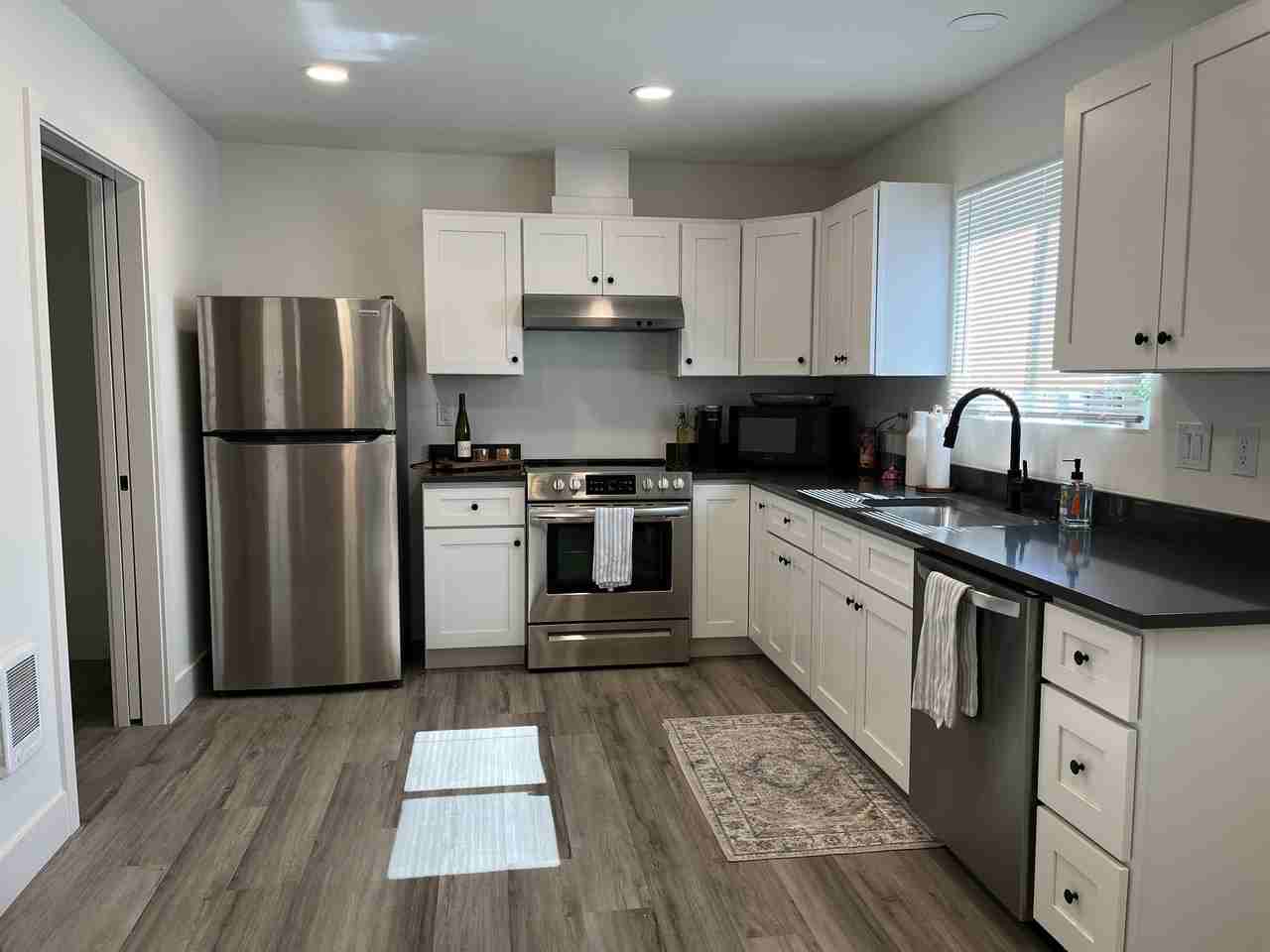931 Prospect St #2 - Photo 4 of 10