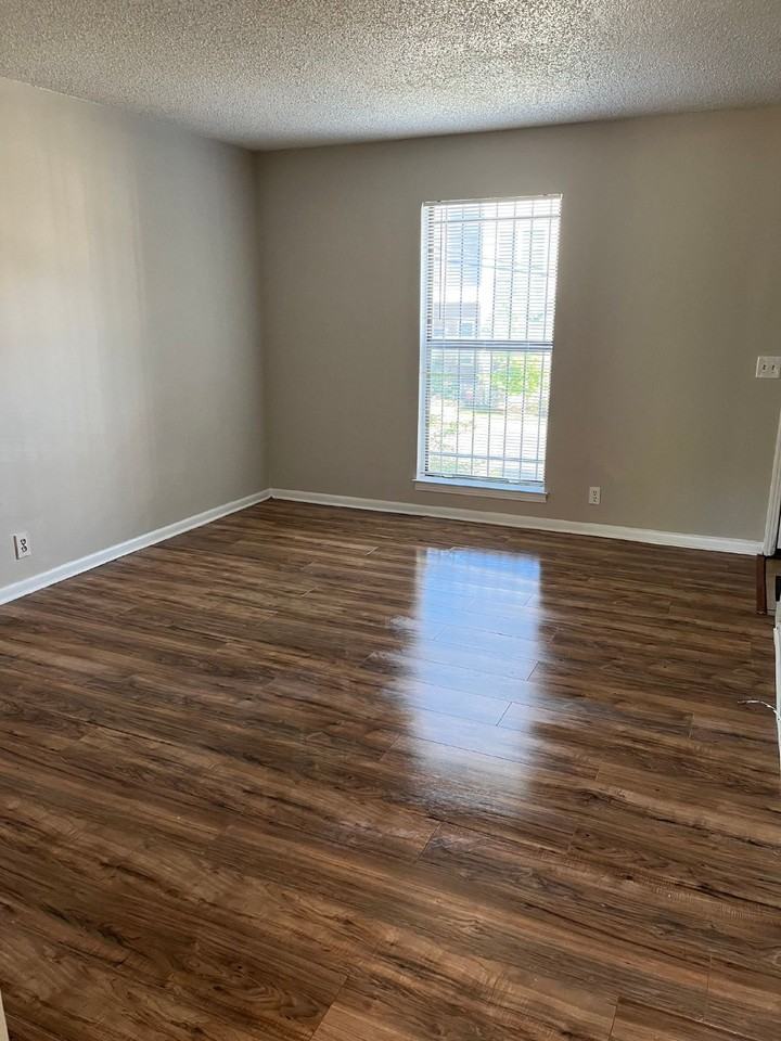 3012 Delaware Ave - Photo 2 of 18