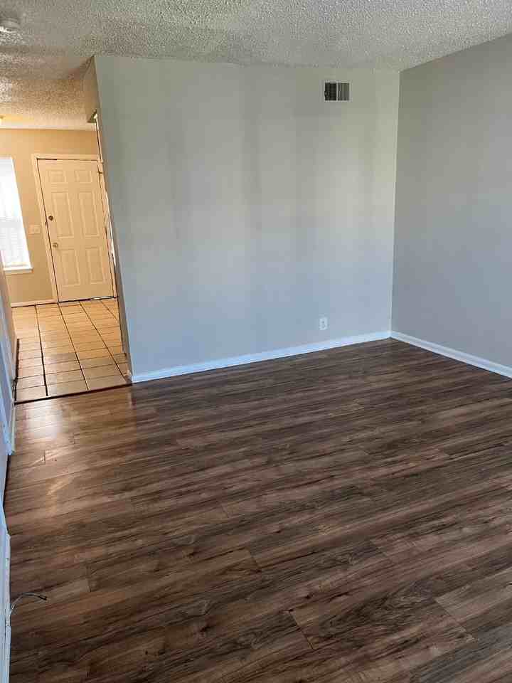 3012 Delaware Ave - Photo 3 of 18