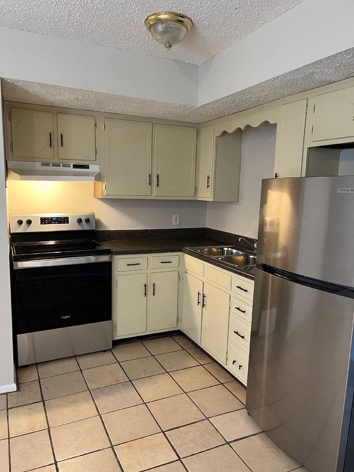 3012 Delaware Ave - Photo 5 of 18