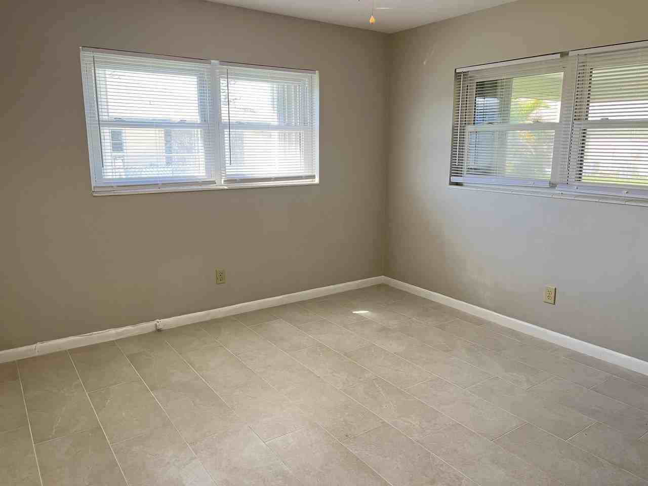 4620 Se 4th Pl #1 - Photo 4 of 13