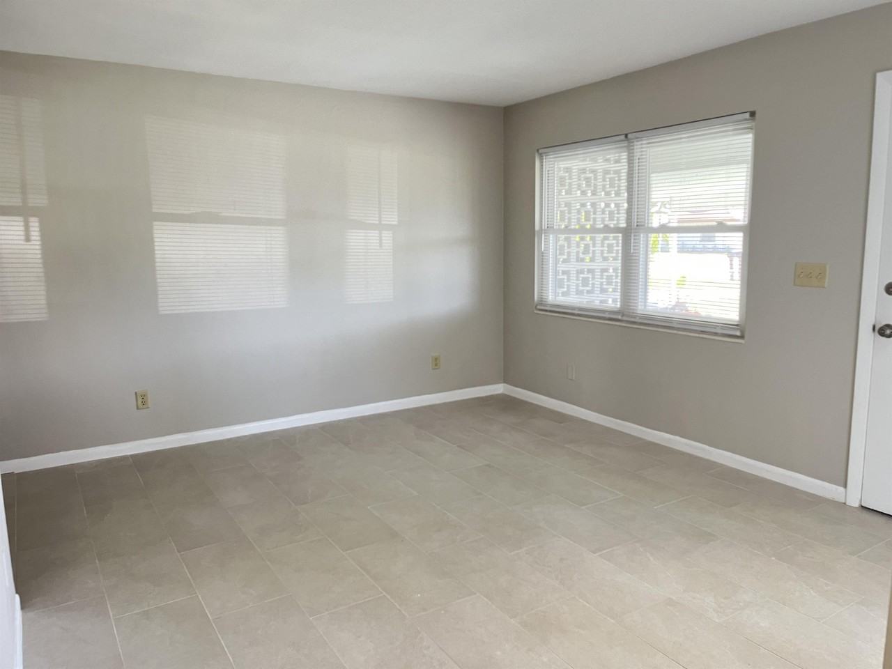 4620 Se 4th Pl #1 - Photo 5 of 13