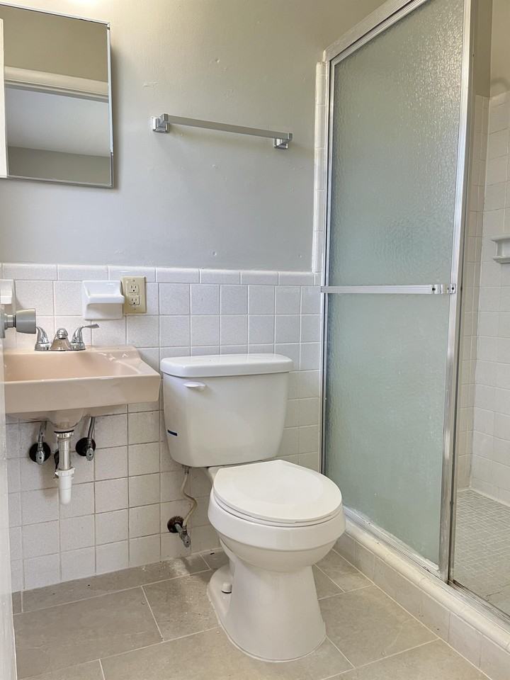 4620 Se 4th Pl #1 - Photo 6 of 13