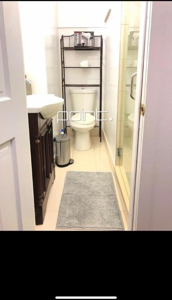 526 East 11th Street - Photo 4 of 10