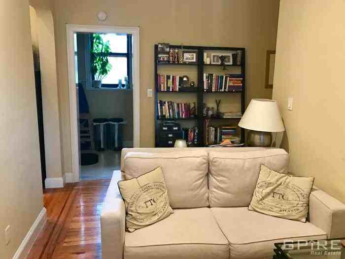 215 West 16th Street - Photo 5 of 5