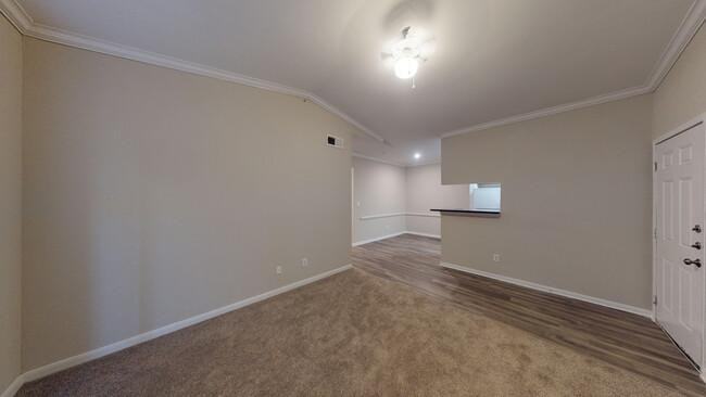 1601 S Akard St - Photo 2 of 11