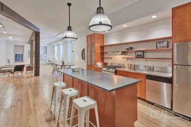 76 Washington St - Photo 3 of 3