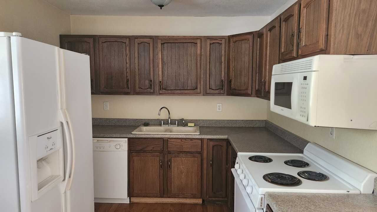 3623 Hummingbird Dr - Photo 2 of 12