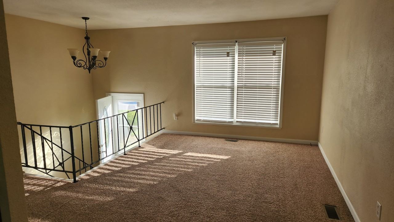 3623 Hummingbird Dr - Photo 3 of 12