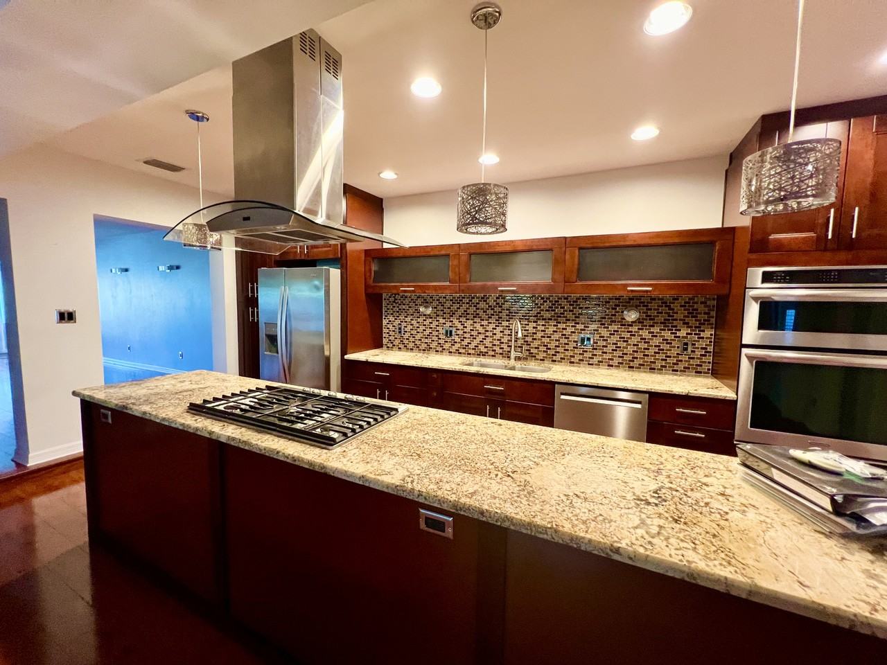 243 Mateo Way Ne - Photo 2 of 38