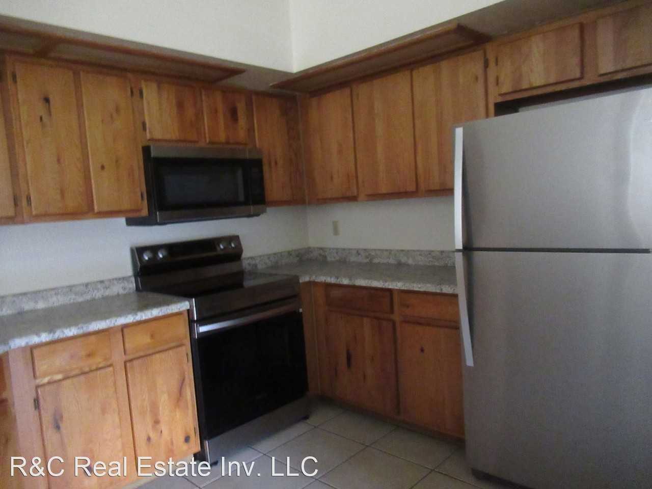 5313 E Hobart St - Photo 3 of 18