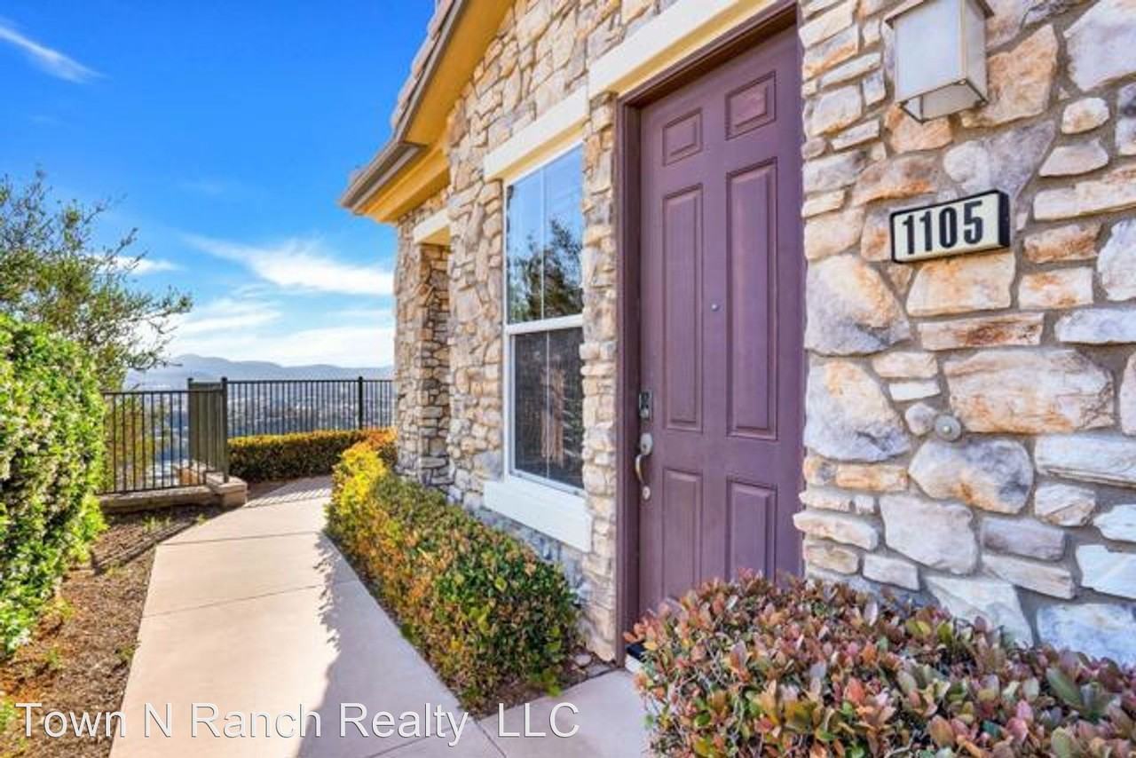 1105 Calabria St - Photo 2 of 21