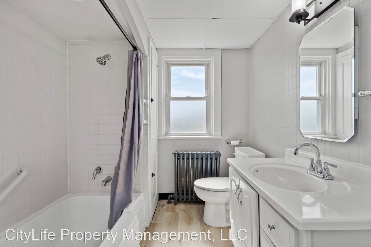 1735 Pennsylvania Ave - Photo 2 of 25