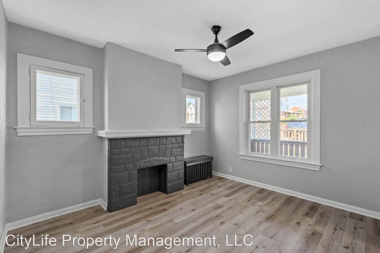 1735 Pennsylvania Ave - Photo 3 of 25