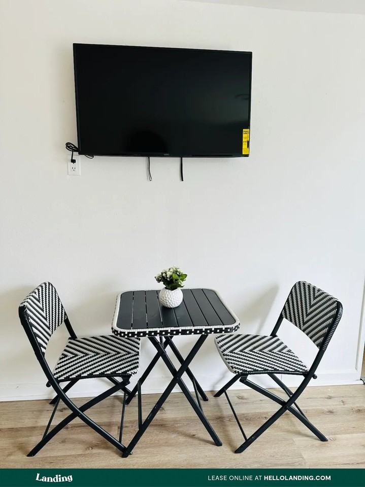 1800 W Mossberg Ave #1 - Photo 3 of 10