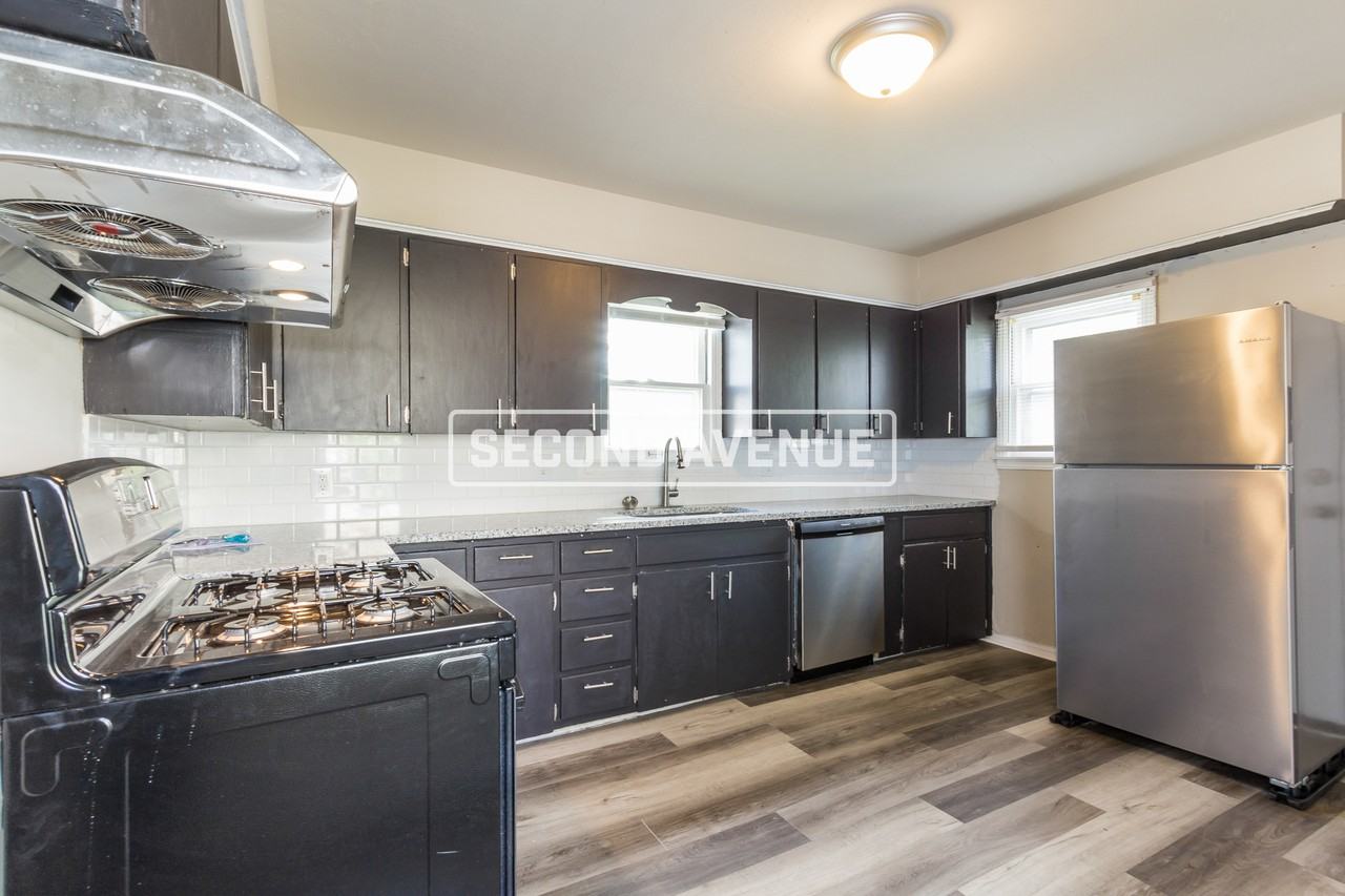 4628 Se 27th St - Photo 4 of 12