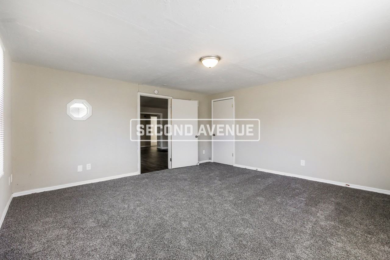 4628 Se 27th St - Photo 6 of 12