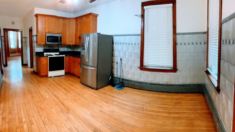 1633 W 37th Pl #1 - Photo 2 of 20