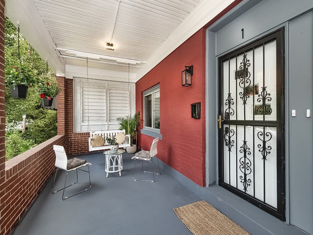 5704 Hampton St - Photo 2 of 27