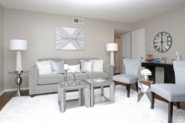 1001 S Sherman St - Photo 2 of 14