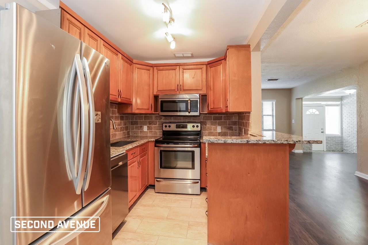 406 Nightingale Rd - Photo 2 of 17