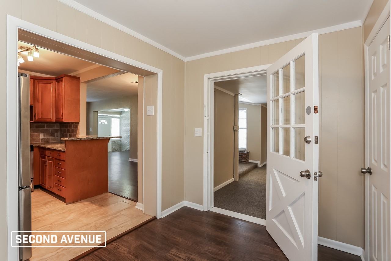 406 Nightingale Rd - Photo 3 of 17