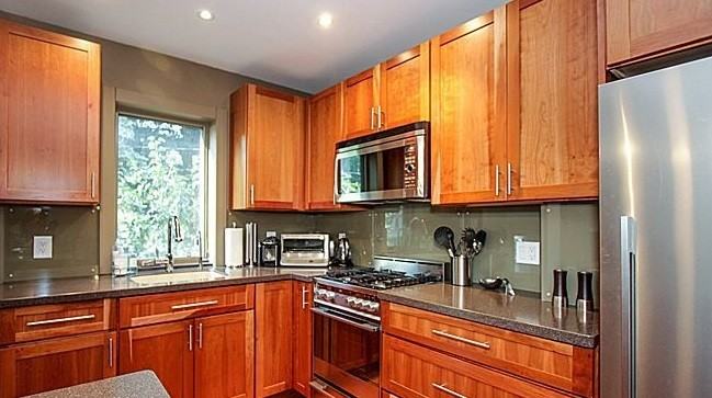 10 Island View Boulevard - Photo 2 of 5