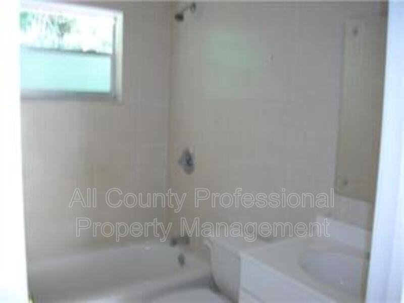 2023 Sw 29th Ave #2 - Photo 3 of 7