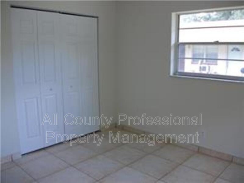2023 Sw 29th Ave #2 - Photo 4 of 7