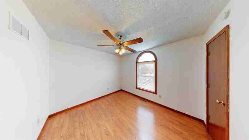 530 Northeast Summit Drive, Blue Springs, MO 64014 - Photo 2 of 22