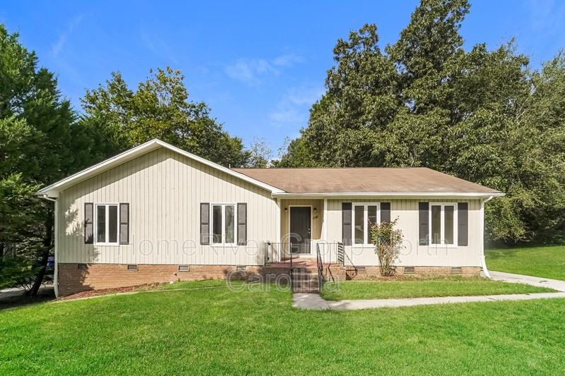 6548 Deermont Ct - Photo 2 of 21