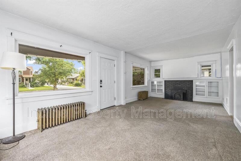 457 E St - Photo 3 of 23