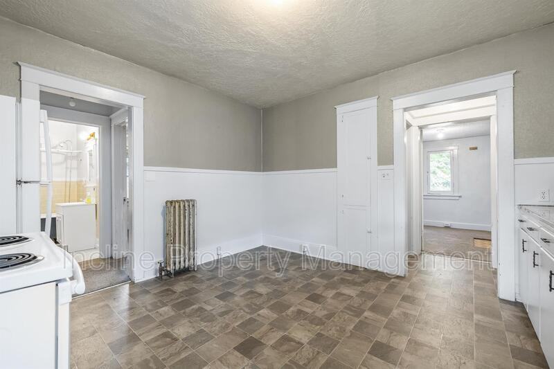 457 E St - Photo 6 of 23