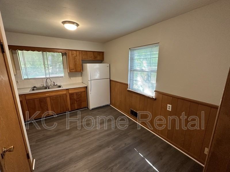 1317 N Osage St - Photo 3 of 17