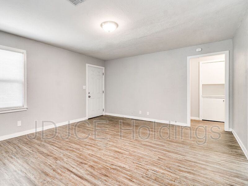 536 E Northrup Dr - Photo 2 of 17