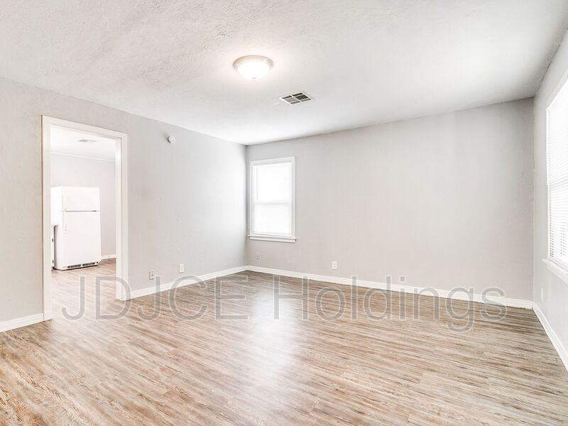 536 E Northrup Dr - Photo 4 of 17