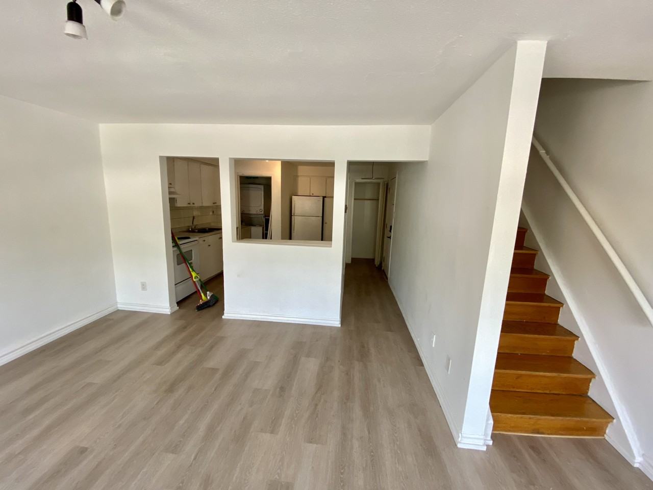 961 Eglinton Ave W - Photo 3 of 7