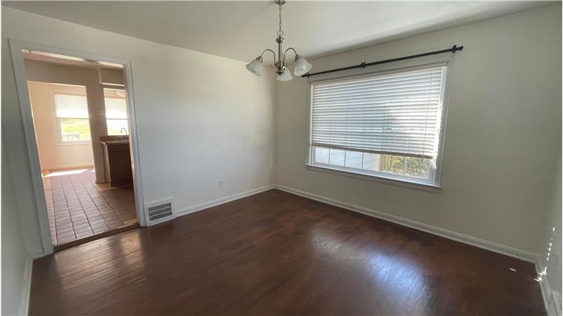 134 Troy Pl - Photo 3 of 14