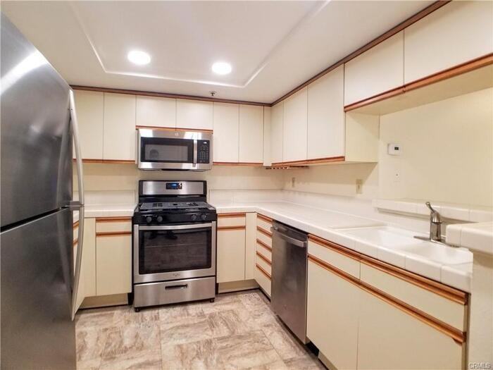 14510 Amar Rd - Photo 3 of 21