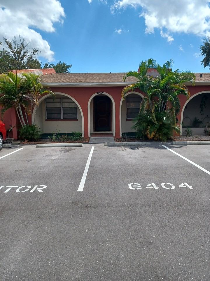 6399 Bonnie Bay Cir N - Photo 2 of 7