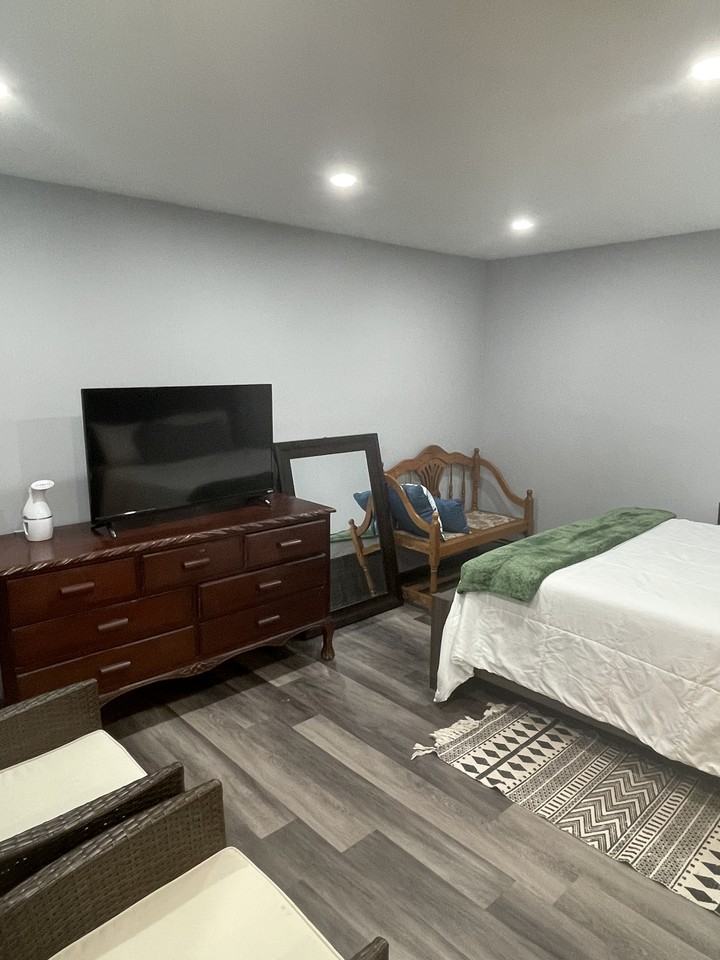 1068 Washington St #NA - Photo 3 of 10